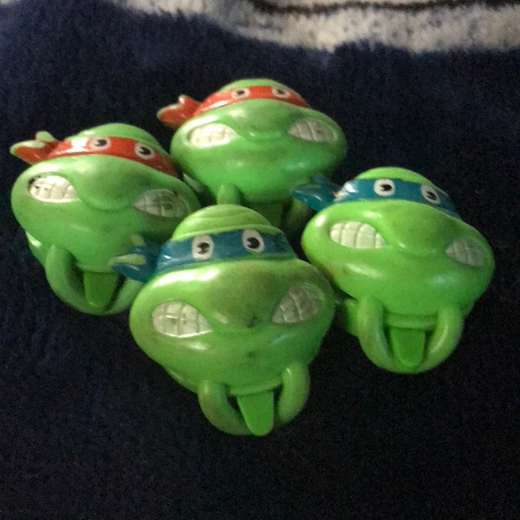 Vintage Ninja Turtle Shoelace Clips - Picture 1 of 2